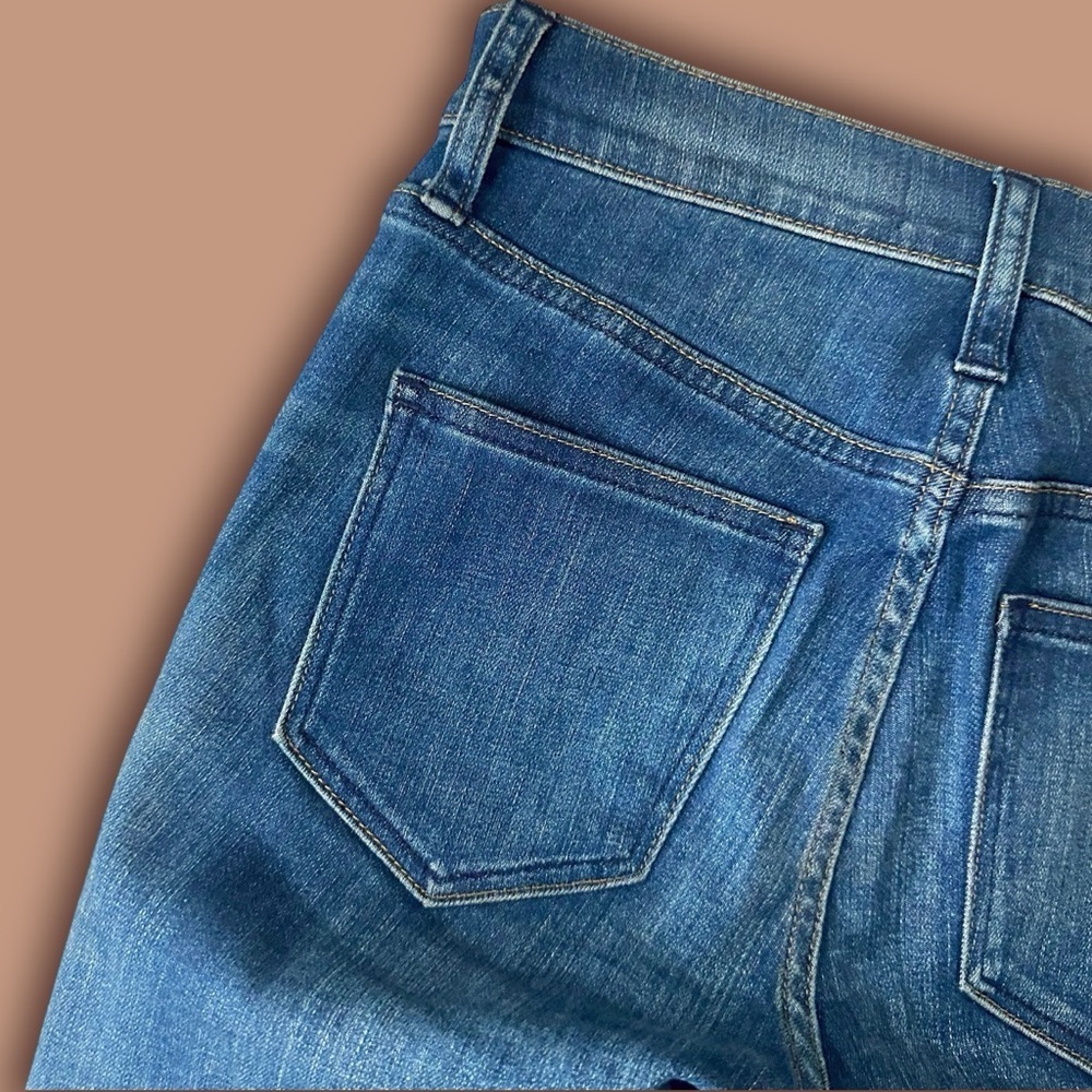Madewell ‘9” High Rise Skinny Crop Jean Patch Pocket Edition’ in “Beltran” Wash - Picture 13 of 15